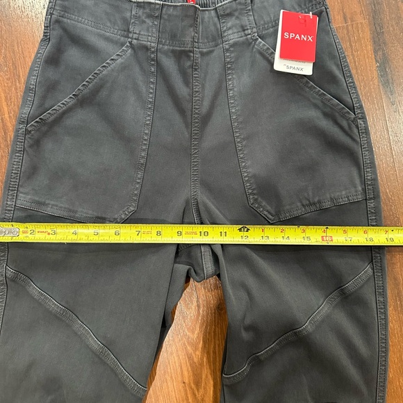 Spanx Stretch Twill Cargo Jogger Pants Washed Black Women's Size M NWT - Picture 7 of 10